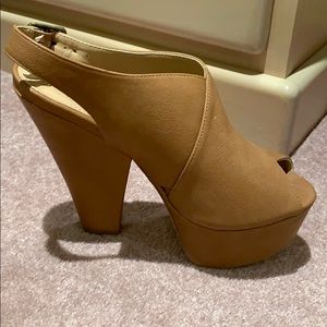Galleria Cognac Steve Madden platforms